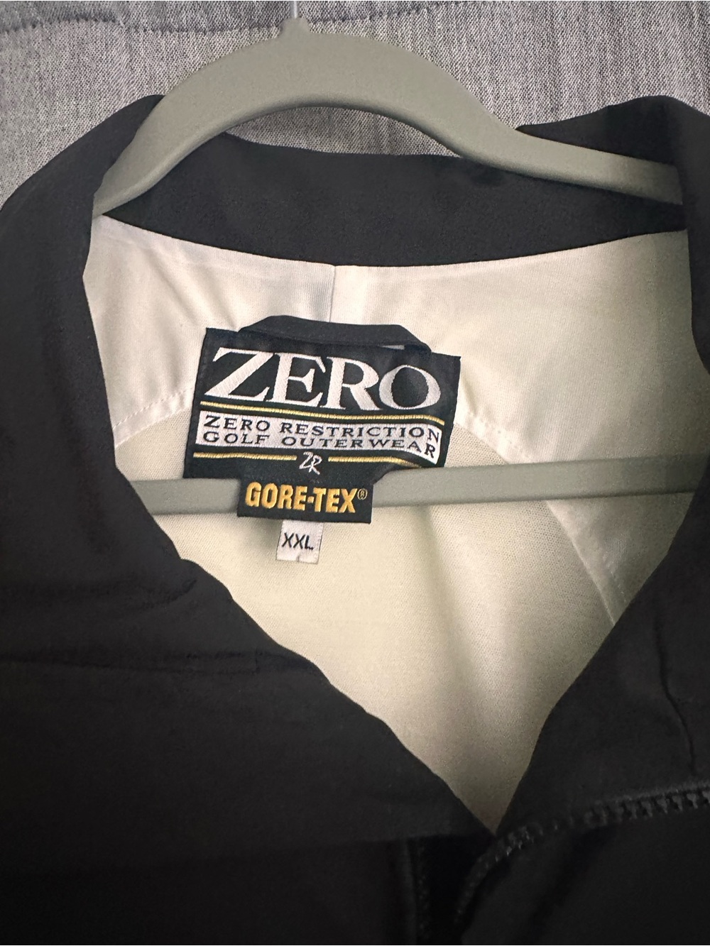 GORE-TEX Black Men's Lightweight Windbreaker Suit - Picture 2 of 9